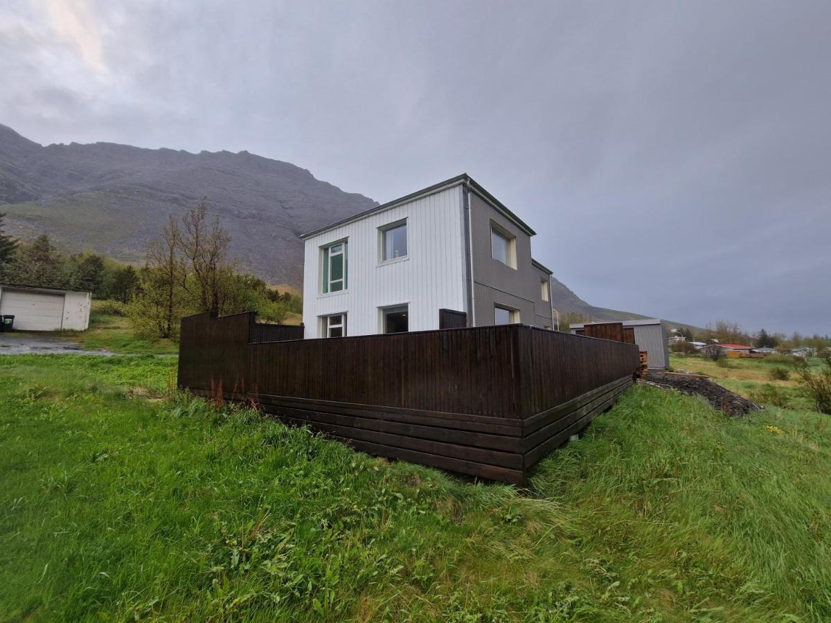 Solgarthur Guesthouse Bíldudalur Esterno foto