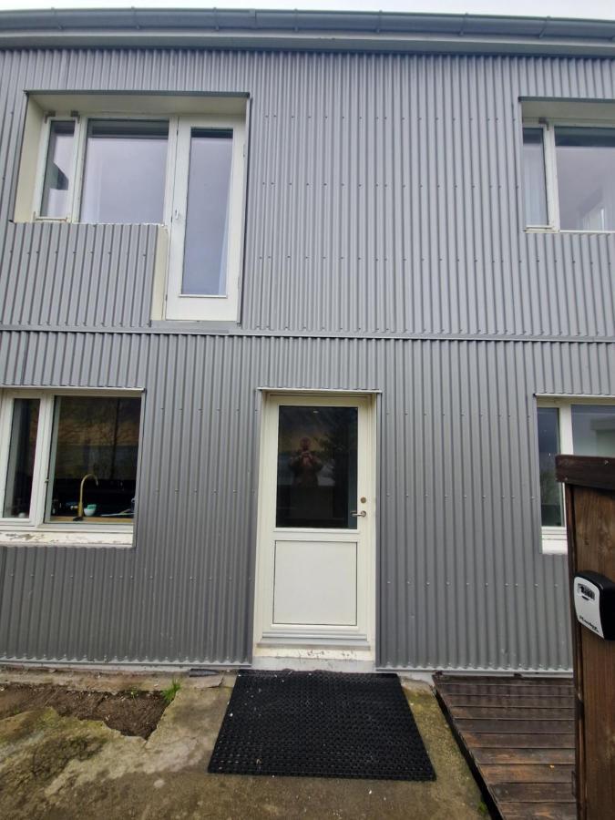 Solgarthur Guesthouse Bíldudalur Esterno foto